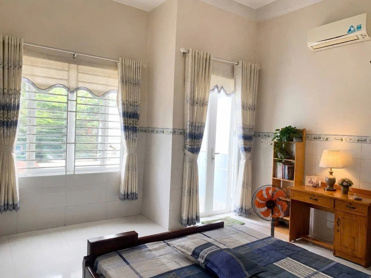 Bán nhà mặt tiền kinh doanh 4,5x18,5m 1 trệt 2 lầu đường Nguyễn Thị Minh Khai, Dĩ An giá 5,8 tỷ - Ảnh thu nhỏ 3