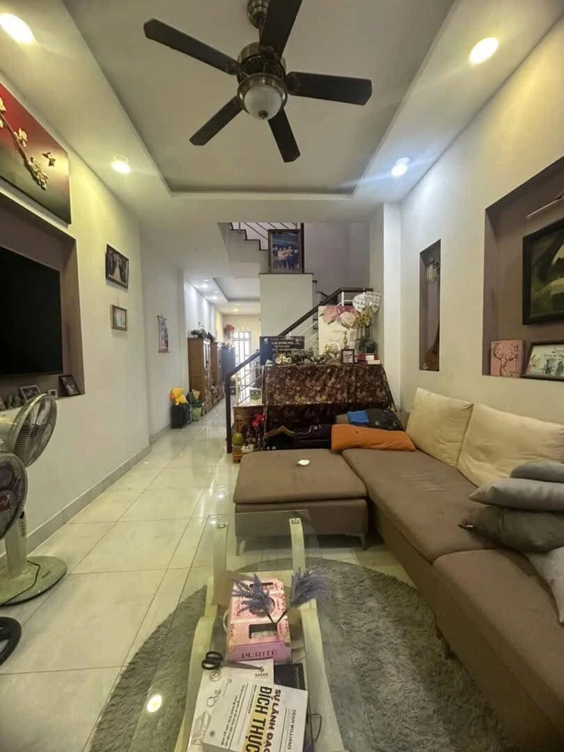 Bán nhà 1 trệt 2 lầu 84m2, 3PN, Phước Bình, Quận 9, giá 9,9 tỷ - Ảnh 1