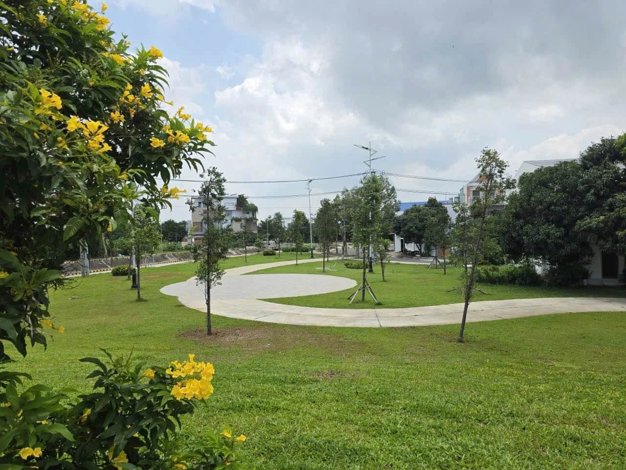 Bán nhà 1 trệt 1 lầu mặt tiền 175m2, 4 phòng, Phan Thiết - Ảnh 1