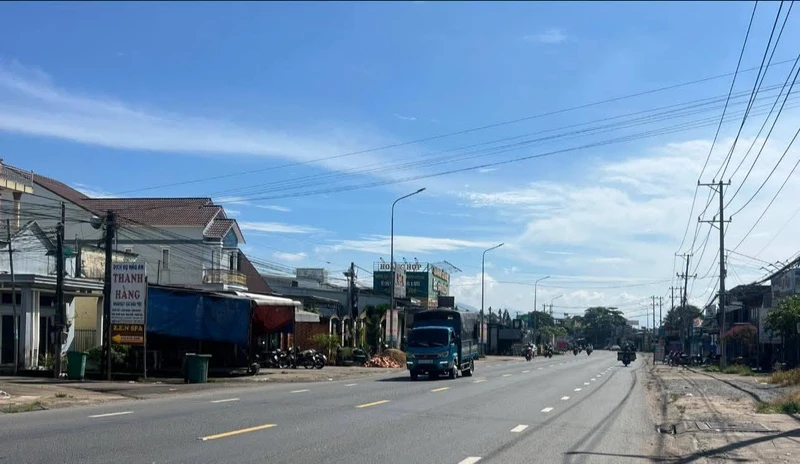 Bán nhà mặt tiền Quốc lộ 62, Tây Ninh, 225m² 7x14m