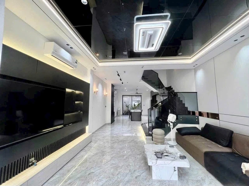 Bán nhà 3 tầng 230m2 Nha Trang 8.7 tỷ
