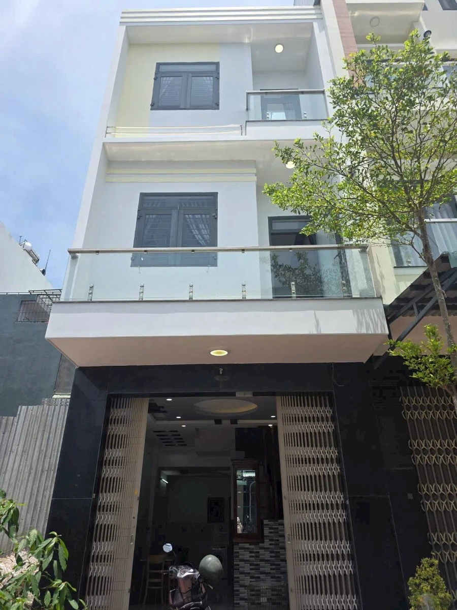 Nhà mặt tiền 4PN 3.5 tầng Quy Nhơn, 43m² - 3.95 tỷ - Ảnh 1