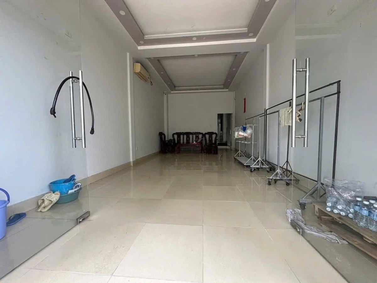 Bán nhà 3 lầu 90m² Bến Lức, Long An 4,7 tỷ - Ảnh thu nhỏ 4