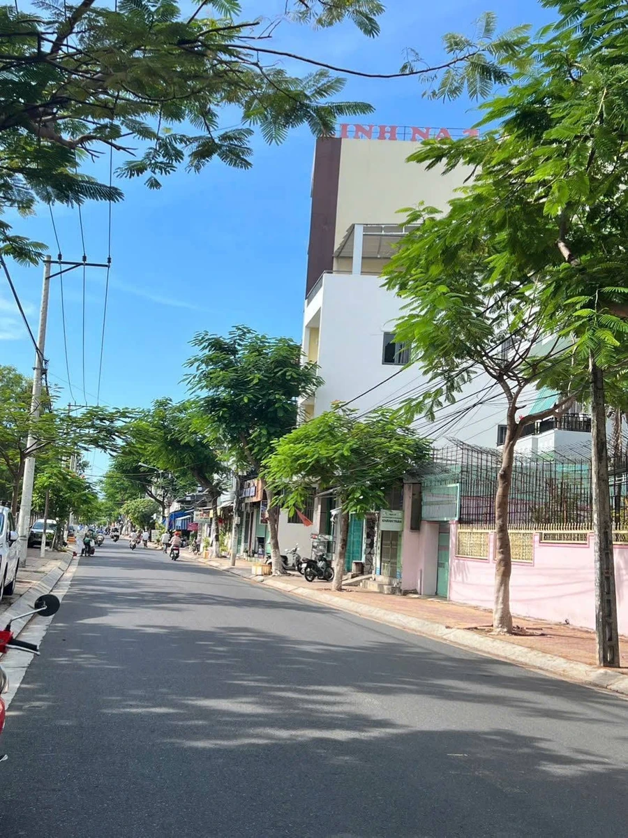 Nhà 2 tầng mặt tiền 13m Nha Trang, 97.8m², 9 tỷ - Ảnh thu nhỏ 2