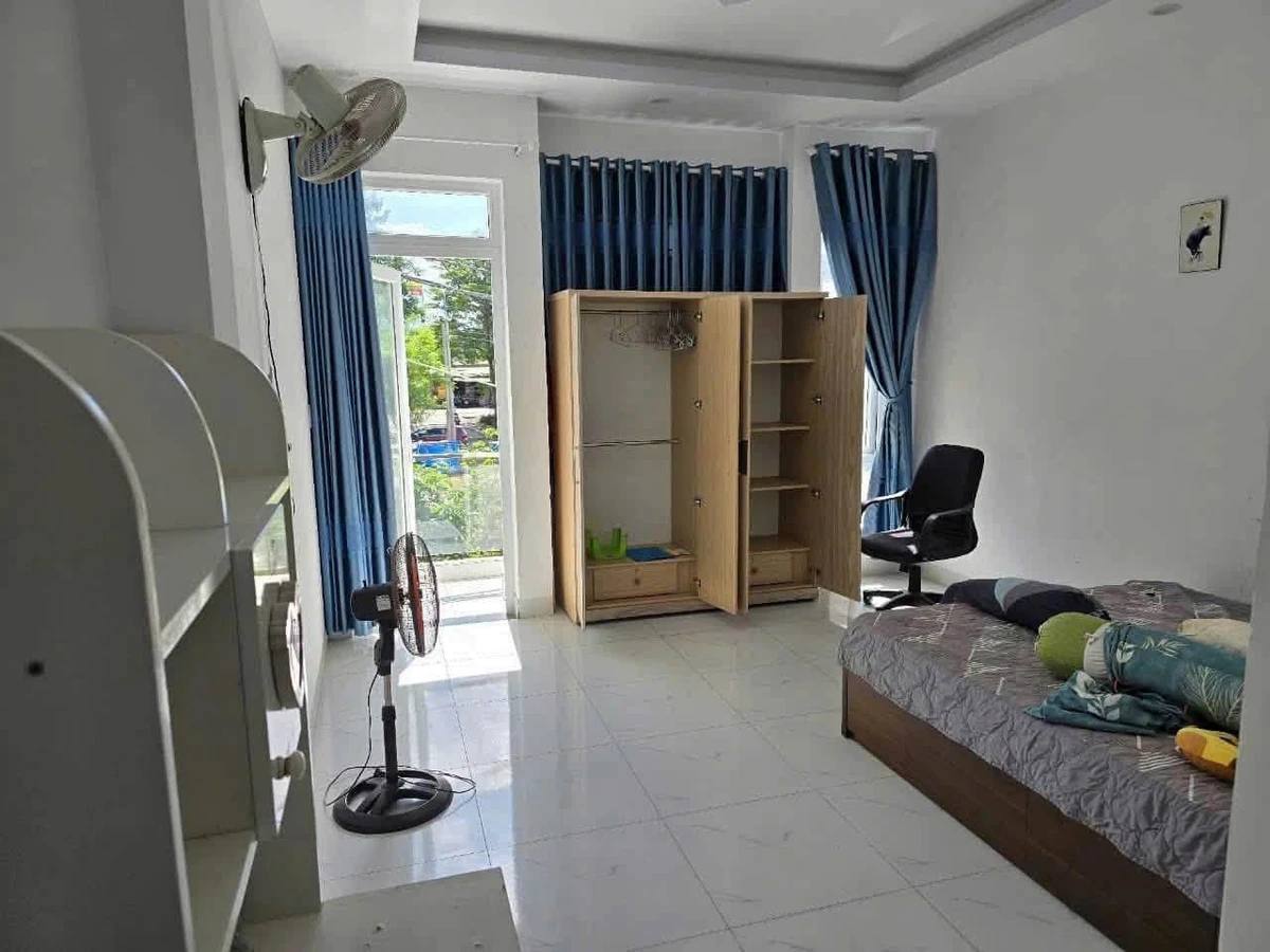 Bán nhà 4 tầng Chí Linh 65m² giá 8,5 tỷ - Ảnh 1