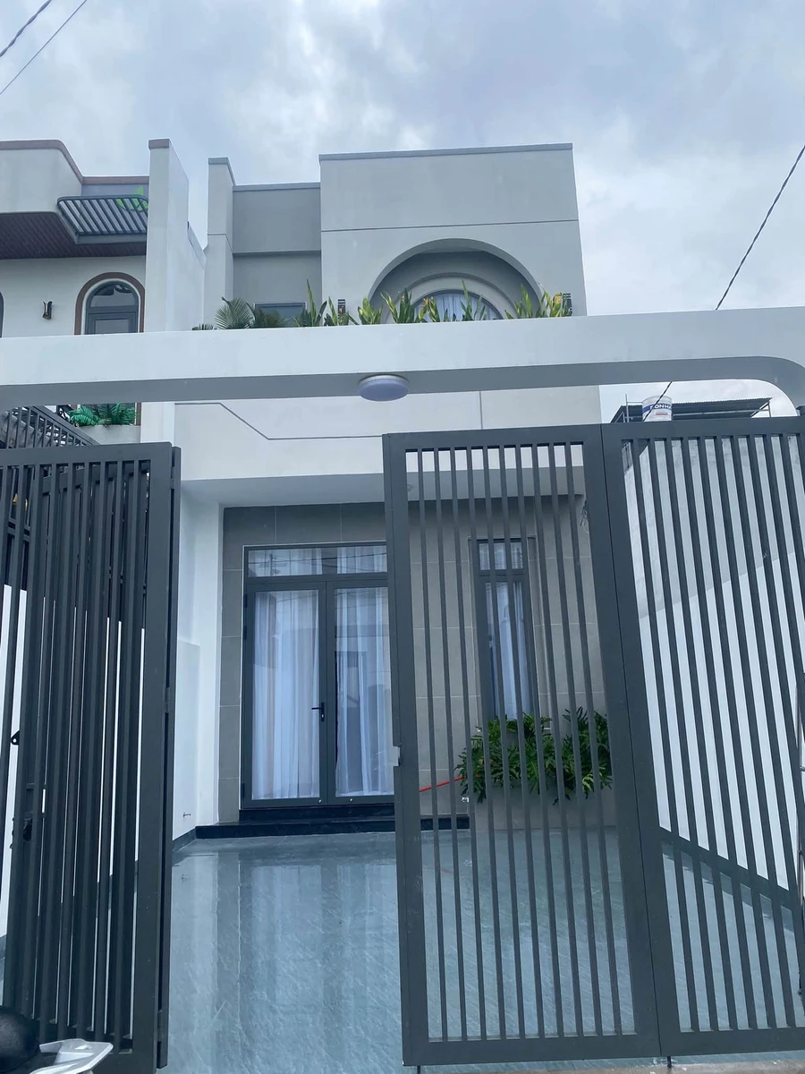 Bán nhà 1 trệt 1 lầu 100m2, 3PN, sân ô tô, sổ riêng tại Changshin Tân Triều, Đồng Nai - Ảnh thu nhỏ 3