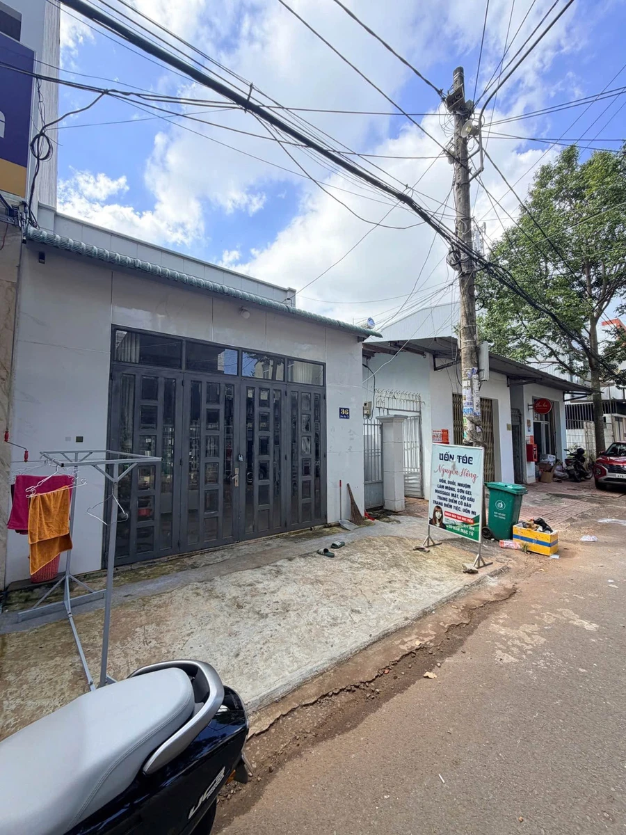 Bán nhà mặt tiền 36 Hàn Mặc Tử, Buôn Ma Thuột, 6x18,3m, có 5 phòng trọ cho thuê - Ảnh thu nhỏ 2