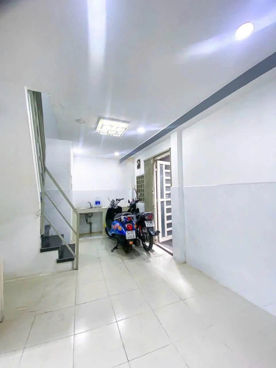 Bán nhà 3 tầng 2 mặt hẻm 17,3m² Nguyễn Chí Thanh, Phường 3, Quận 10 - 3,6 tỷ - Ảnh thu nhỏ 2