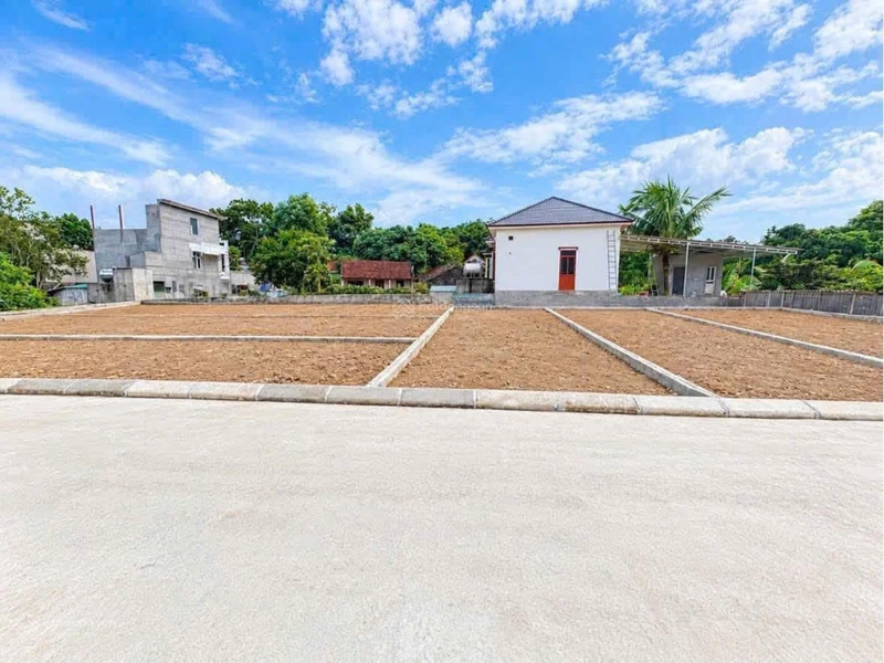 Hiếm có 1 lô 3 mặt tiền, 100m2, cách QL 217B 300m,chỉ 200 triệu, bao phí