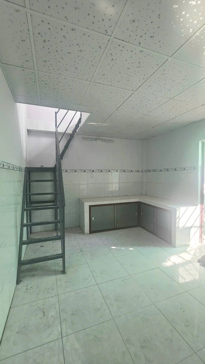 Bán nhà bê tông 100m² 2 phòng Đức Hoà Đông 1 tỷ 350 - Ảnh thu nhỏ 4