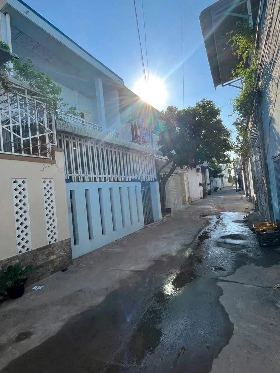 Bán nhà 1 trệt 1 lầu 3 PN, 160m2, Phan Thiết, 1 tỷ 990 - Ảnh thu nhỏ 2