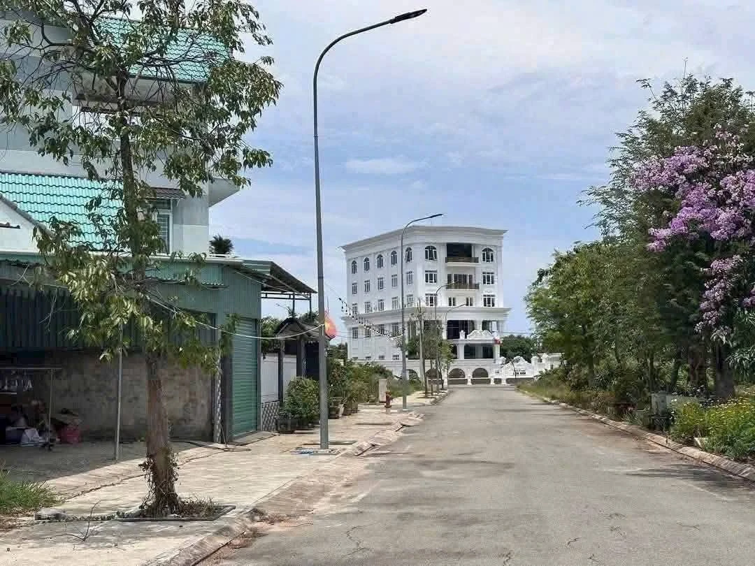 Bán đất 125m2 đối diện cổng Lan Anh 1, Hoà Long, TP Bà Rịa, giá 2,2 tỷ - Ảnh 1