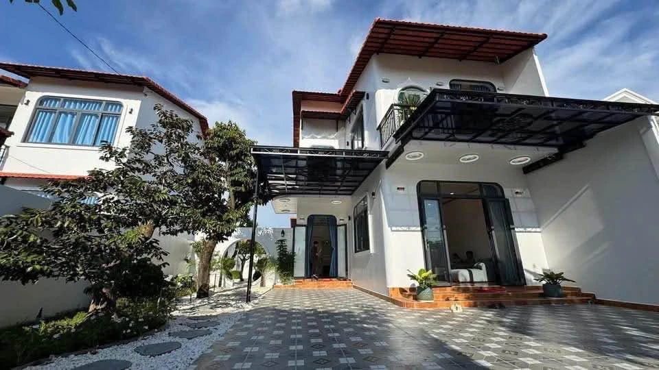 Bán nhà phố 415m² với 3 phòng ngủ tại Long An giá 3.9 tỷ - Ảnh thu nhỏ 2