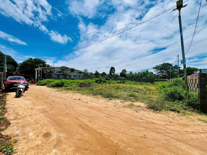 Bán lô đất 2 mặt tiền 237.5m² sau chợ Ea Kao