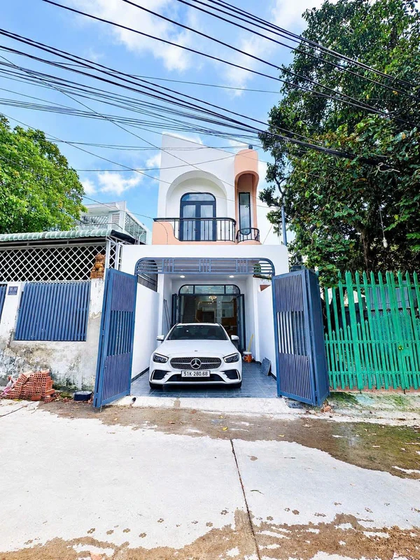 Nhà bán 3PN Thủ Dầu Một 125m2 giá 3.49 tỷ