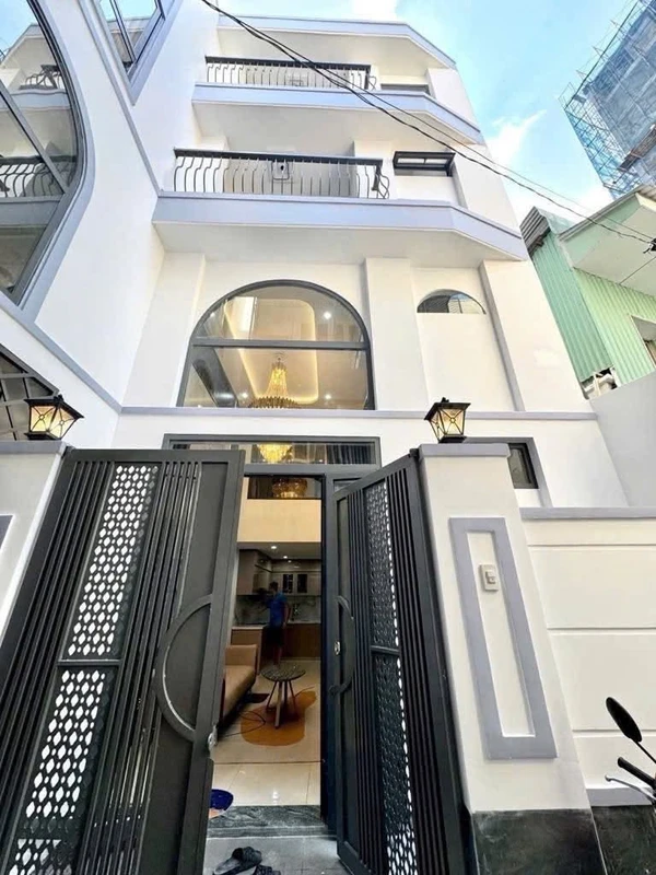 Nhà 3 tầng mặt tiền 71.5m2 Tô Hiến Thành Quy Nhơn bán 7 tỷ avenir