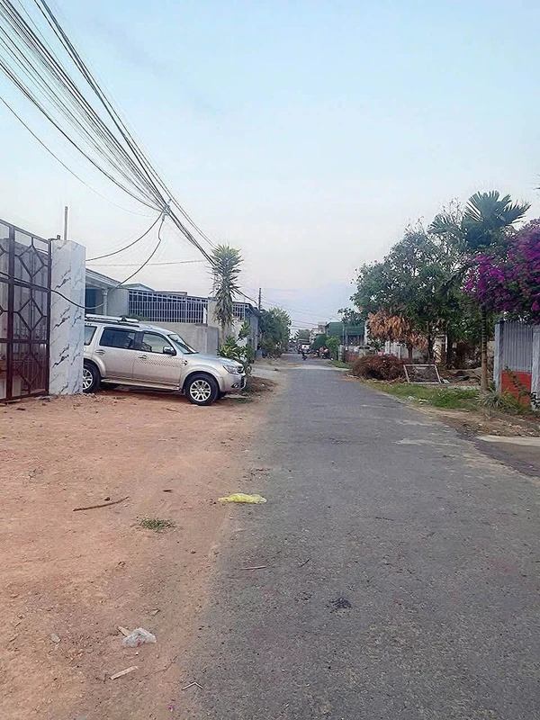 Bán đất 5x38m sau lưng chợ Đoàn Kết, cách QL14 250m, giá 1,2 tỷ