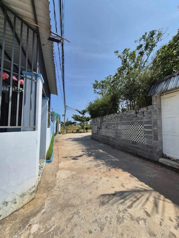 Bán 2 nhà đất liền kề mặt tiền Quốc lộ 57, Vĩnh Long, 626m² dondaudautu