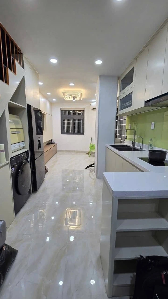 Bán nhà 3 tầng 25m² 3PN gần City Garden, Bình Thạnh, giá hơn 5 tỷ - Ảnh thu nhỏ 2