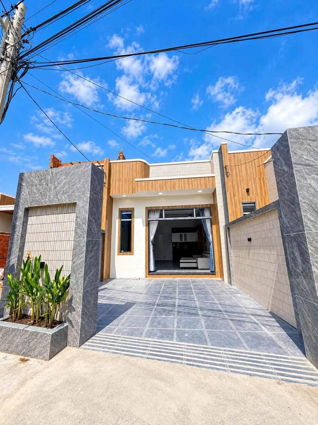 Bán nhà 80m² thổ cư, 2 phòng ngủ, đường Nguyễn Bỉnh Khiêm, Long Điền giá 2,2 tỷ - Ảnh 1