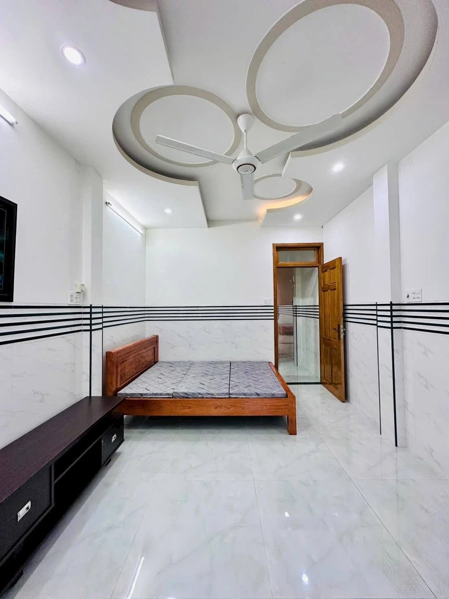 Nhà 3 tầng mặt tiền Xuân Thuỷ 52m2, 3 phòng ngủ - 4 tỷ 320 - Ảnh thu nhỏ 4