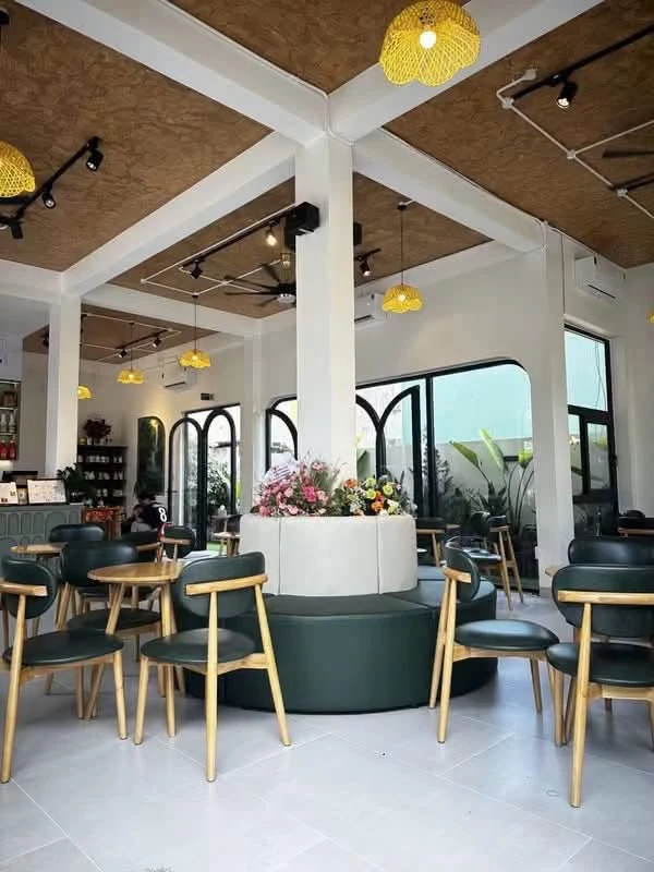 Bán shophouse góc KDC Thạch Bích 330m2, 2PN, 8.8 tỷ - Ảnh thu nhỏ 4