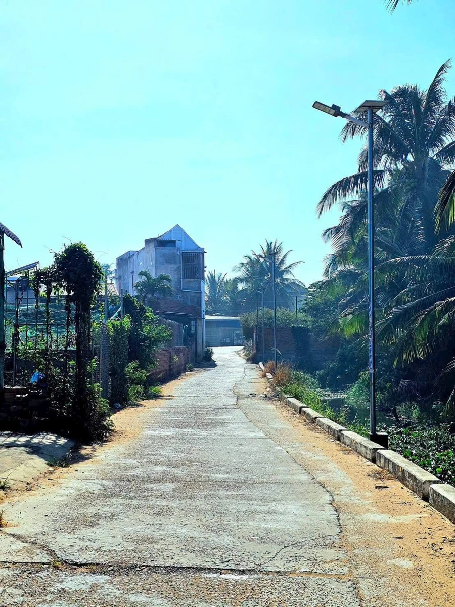 Bán đất nền Phú Long 896m² giá 1 tỷ 990 triệu - Ảnh 1