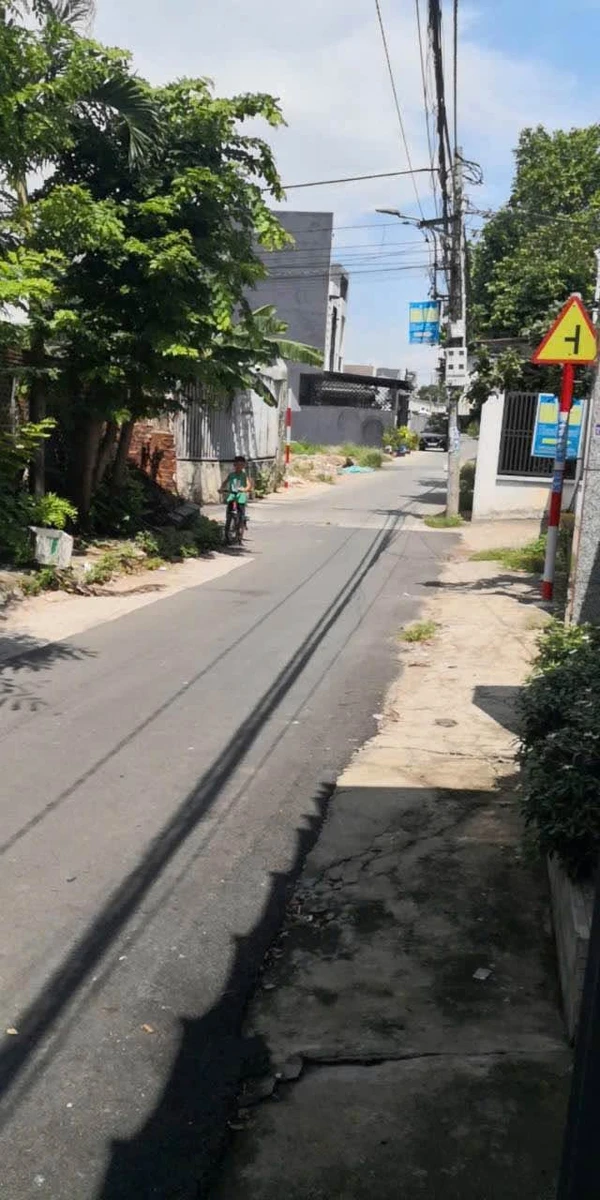 Bán nhà 1 trệt 1 lầu 126m² gần chợ Phú Hòa, Thủ Dầu Một - Ảnh thu nhỏ 4