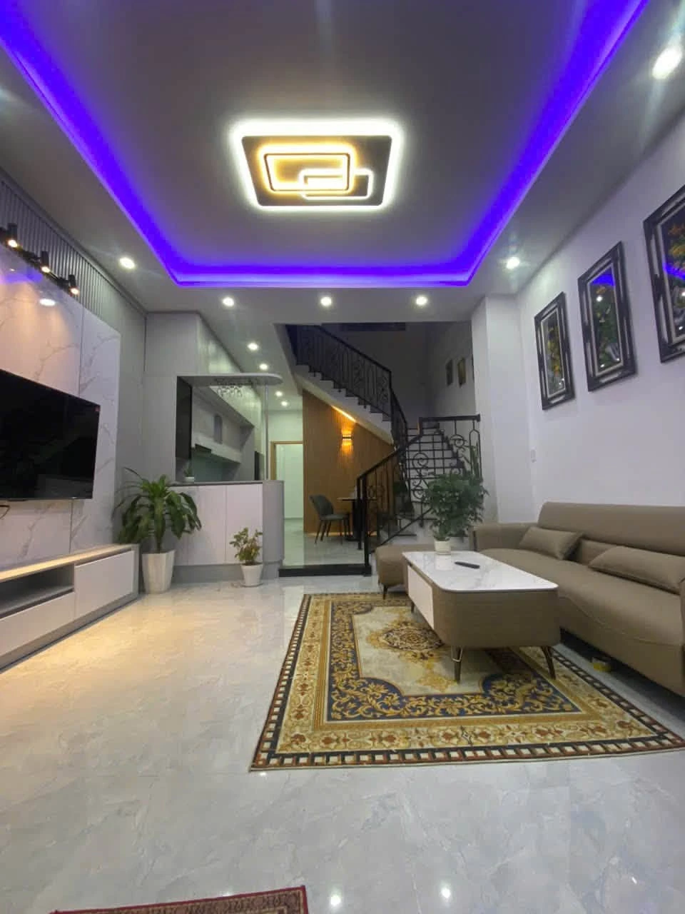 Bán nhà 3 tầng tân cổ điển 82m² Phạm Văn Đồng Huế - Ảnh 1