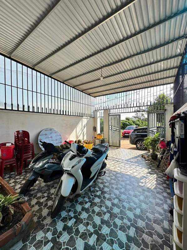 Bán nhà 220m2 full thổ cư, 3 phòng ngủ, gần Đồi Hoàng Hôn, Buôn Ma Thuột, giá 3,45 tỷ