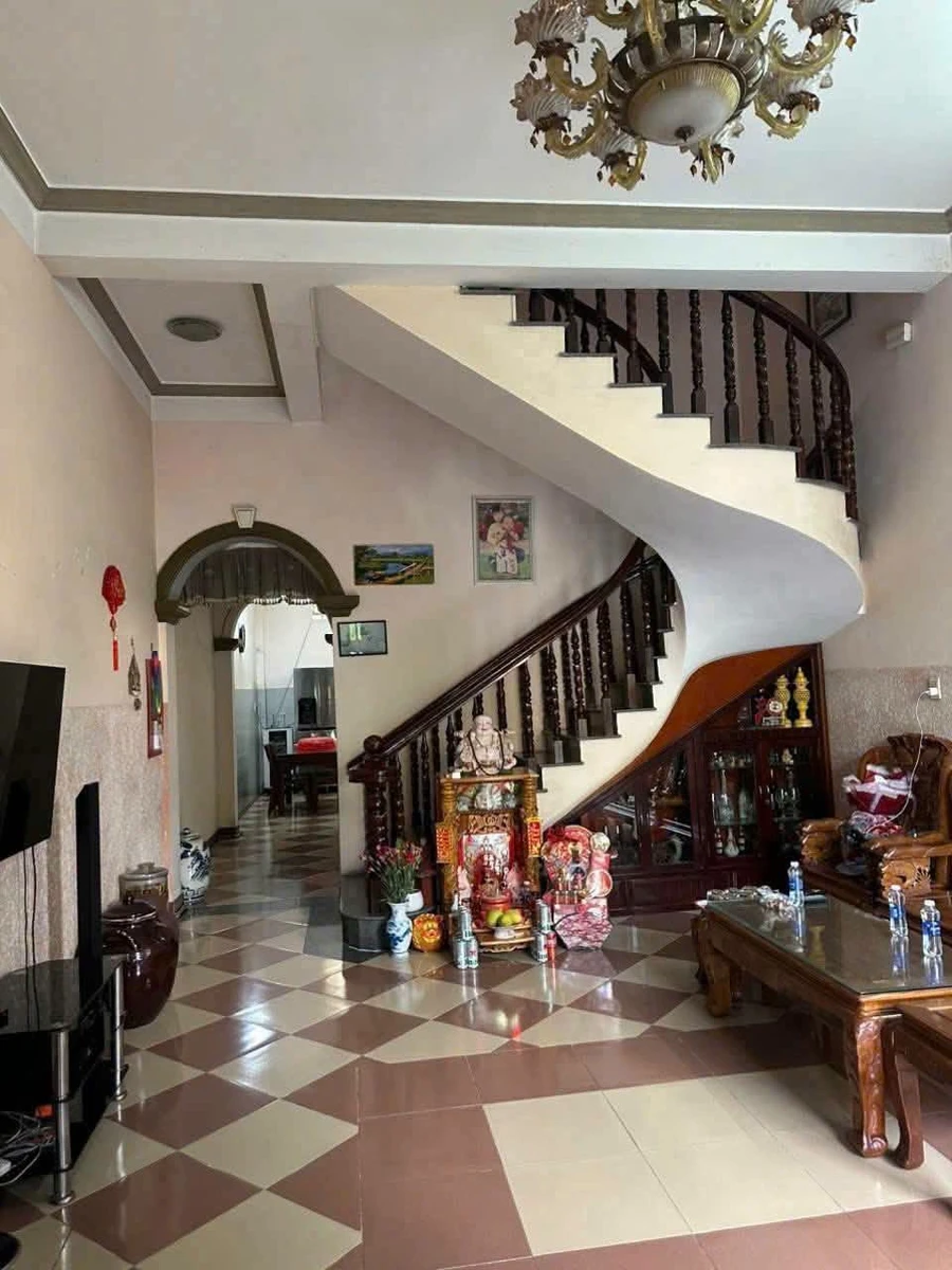 Bán nhà 1 trệt 1 lầu Bình Tân 100m2 4,5 tỷ - Ảnh thu nhỏ 3