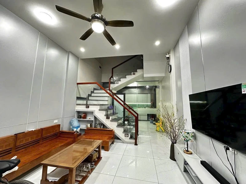 Bán nhà 3 tầng 4 phòng ngủ 42m2 Vũ Hựu Hải Phòng