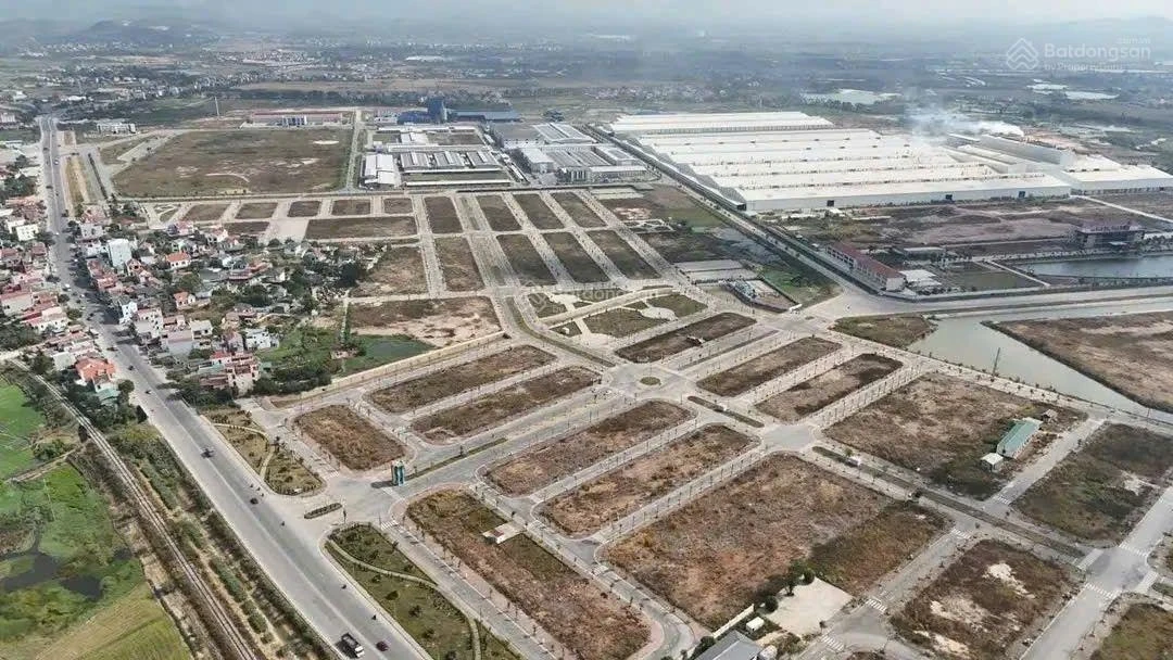 Bán siêu lô góc nổi bật Chí Linh view vòng xuyến và chung cư, ven khu công nghiệp giá chỉ 6,5 tỷ - Ảnh thu nhỏ 3