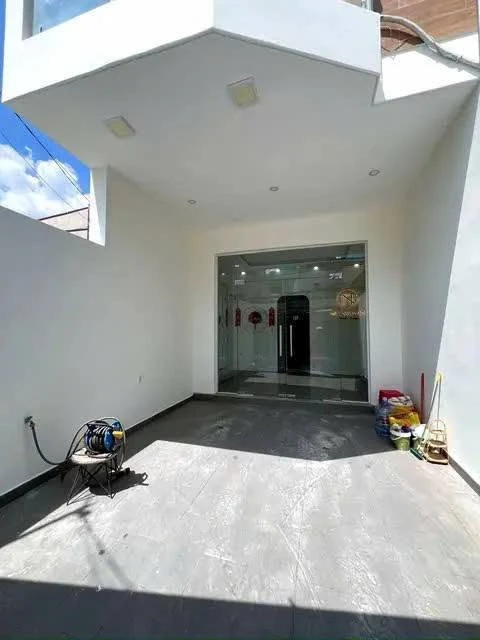 Bán nhà mặt tiền Bình Tân 90m² 2PN, có sân thượng, 4.95 tỷ - Ảnh thu nhỏ 3