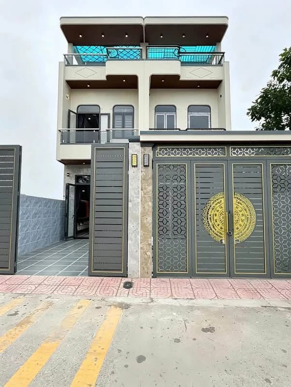 Bán nhà liền kề 3PN 100m² nội thất cao cấp Dĩ An Bình Dương