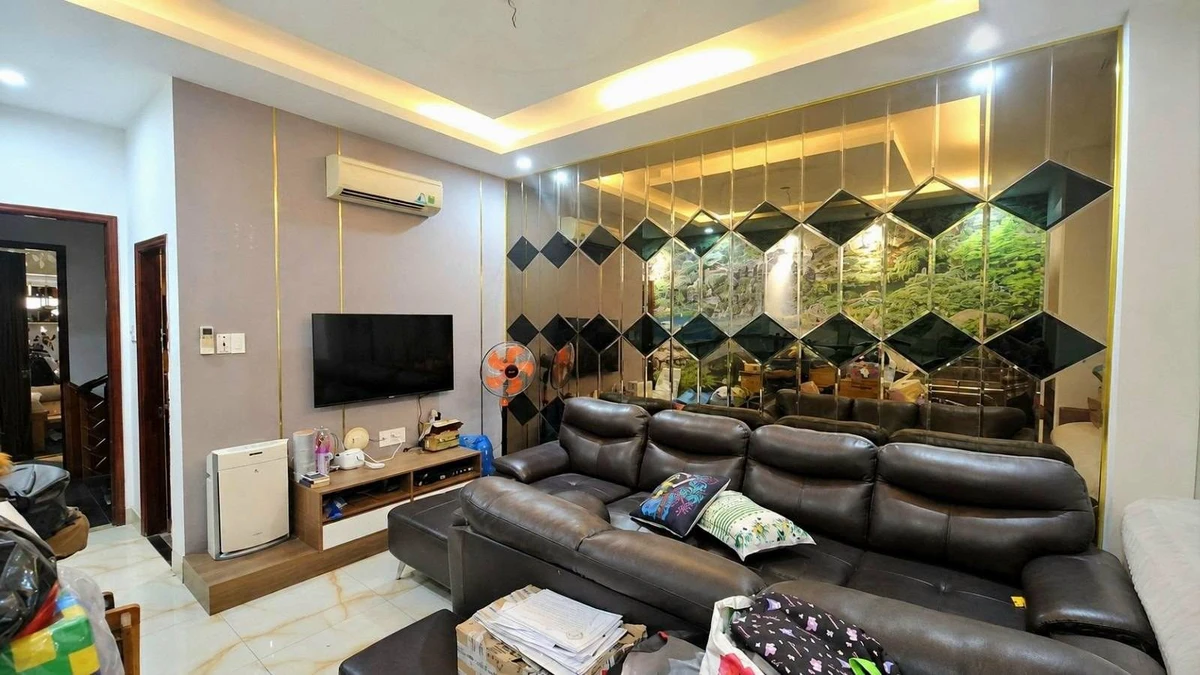 Bán nhà mặt tiền Phan Văn Trị 92m2, 4 tầng, 4PN, gần chợ Bà Chiểu, Bình Thạnh - Ảnh thu nhỏ 2
