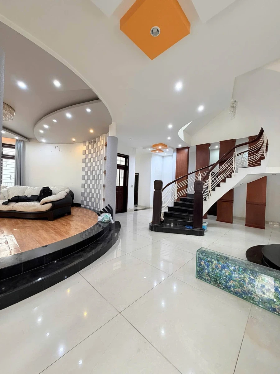 Bán biệt thự Phú Mỹ Quận 7 - 478m² - 80 tỷ - Ảnh thu nhỏ 2