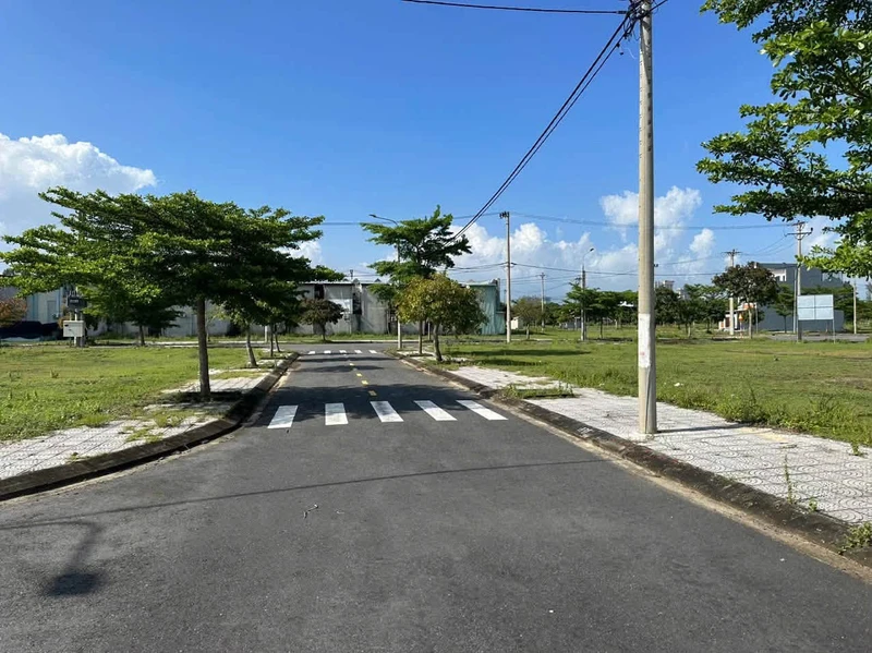 Bán lô góc KĐT Mỹ Gia 104m2 giá 2.2 tỷ