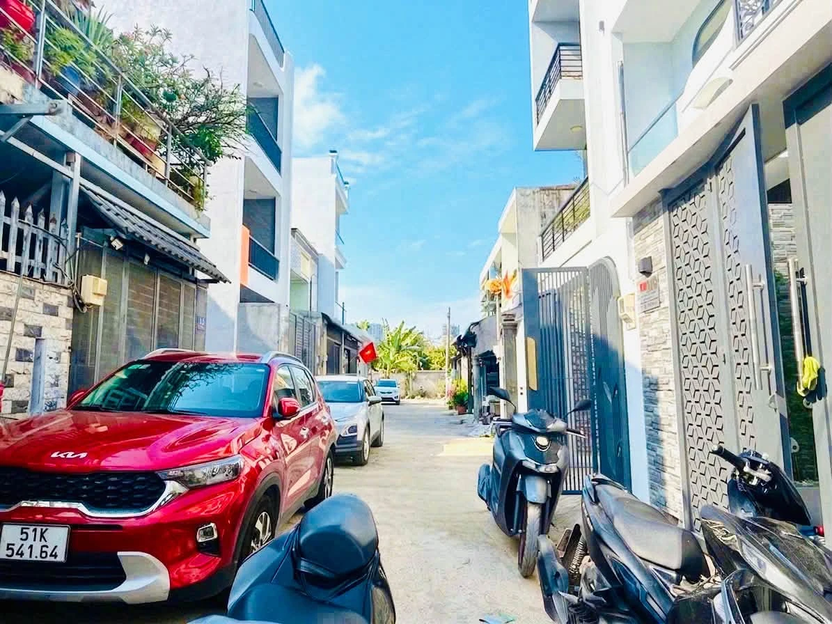 Bán nhà 4 PN, ful nội thất, 200m2, đường Nguyễn Xiển, Quận 9 - Ảnh thu nhỏ 2