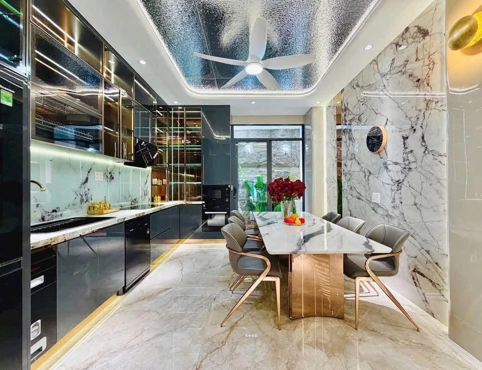 Bán nhà 1 trệt 4 lầu 72m2 có thang máy đường Lê Văn Thọ, Gò Vấp, giá 13,9 tỷ - Ảnh thu nhỏ 3