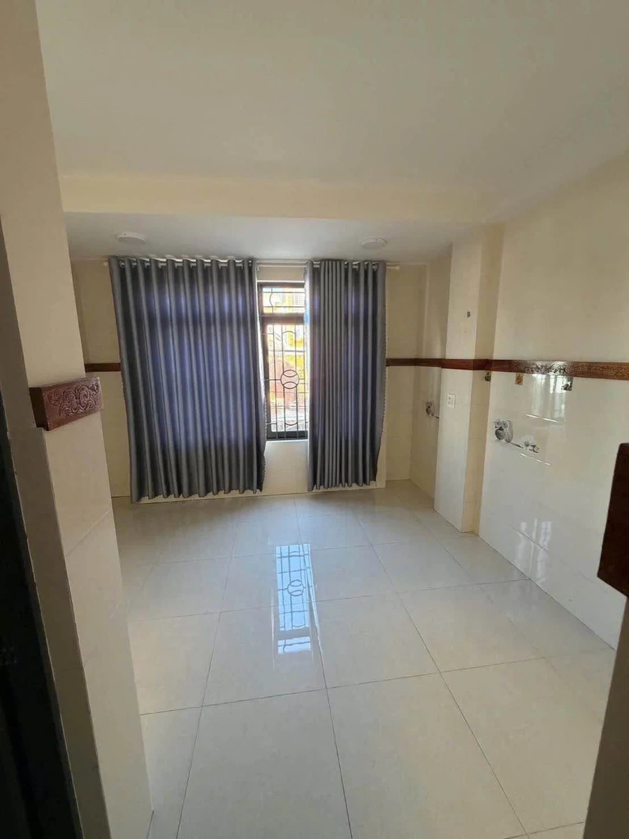 Bán nhà 3,5 tầng mặt tiền Hoàng Văn Thụ Quy Nhơn 30m² 4,59 tỷ - Ảnh thu nhỏ 4