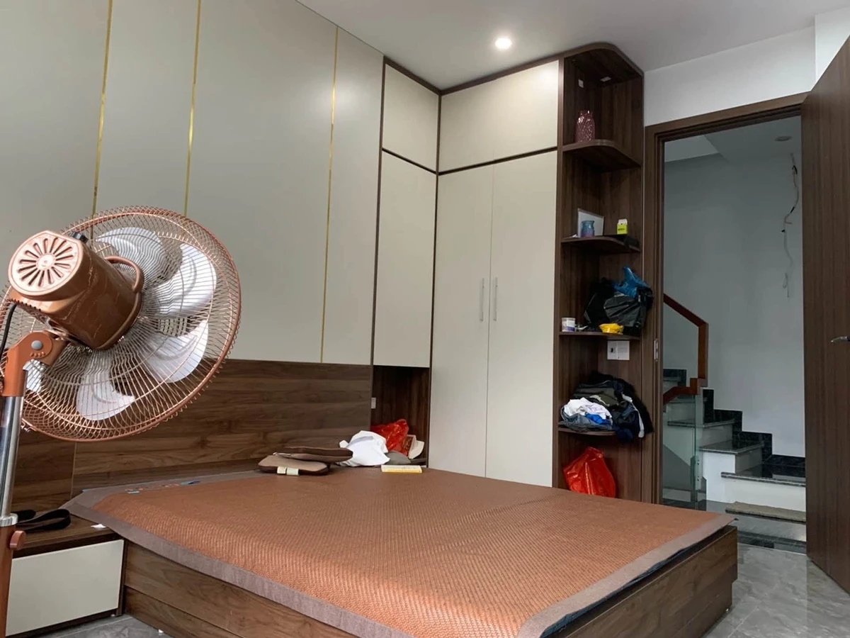 Bán nhà 3 tầng Cao Xanh 54m2 giá hơn 3 tỷ - Ảnh 1