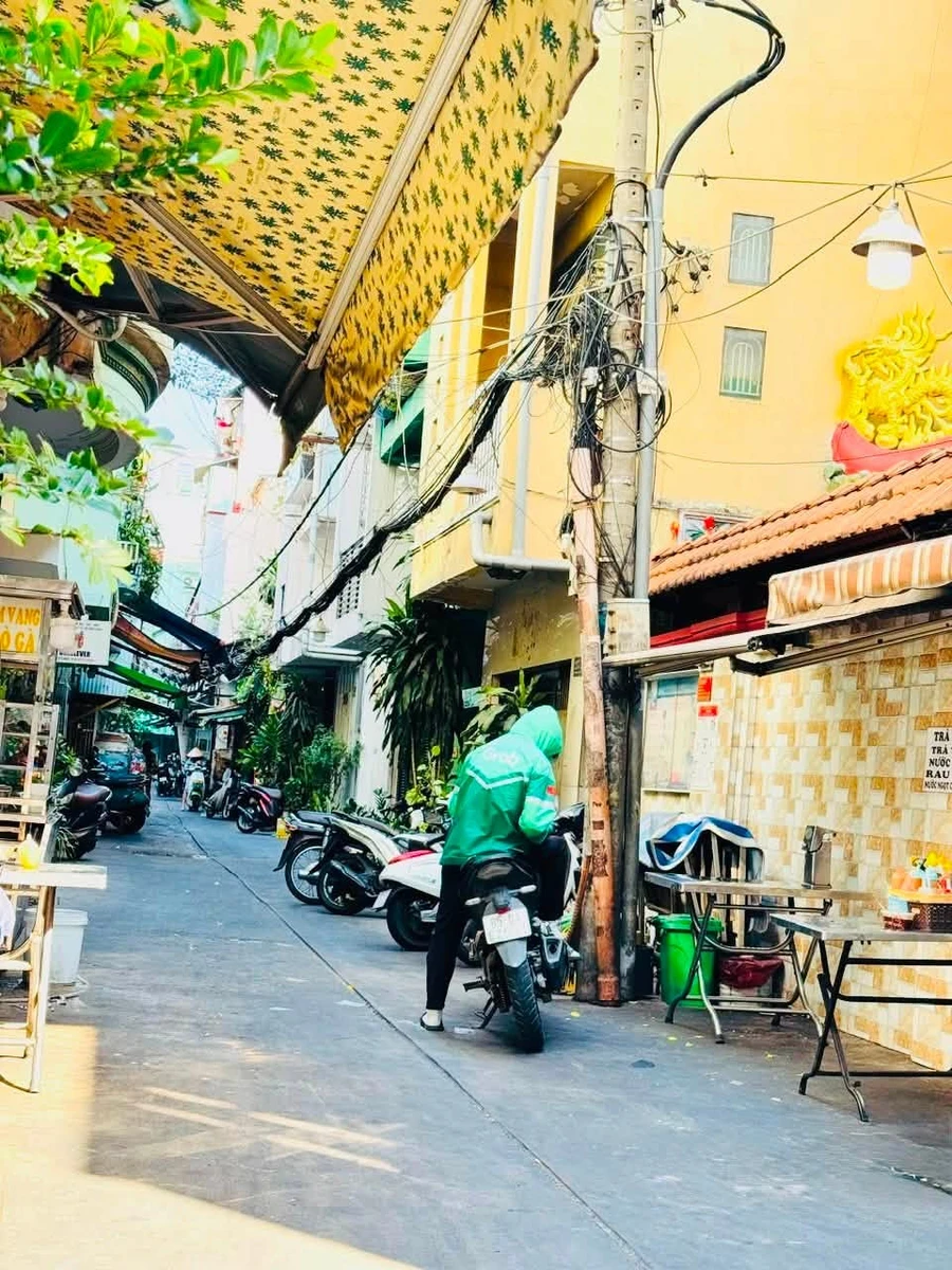 Bán nhà hẻm Hoàng Diệu Quận 4, 30m2, 1 trệt 2 lầu, 3PN, giá 5,6 tỷ - Ảnh thu nhỏ 2