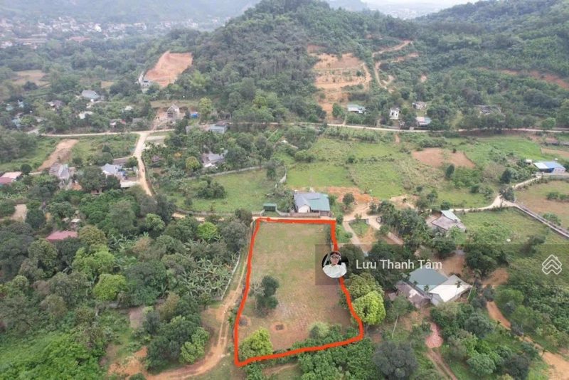 Cần bán lô góc 2 mặt tiền diện tích 2460m2 tại Lương Sơn, Hòa Bình, cách trung tâm HN 36km