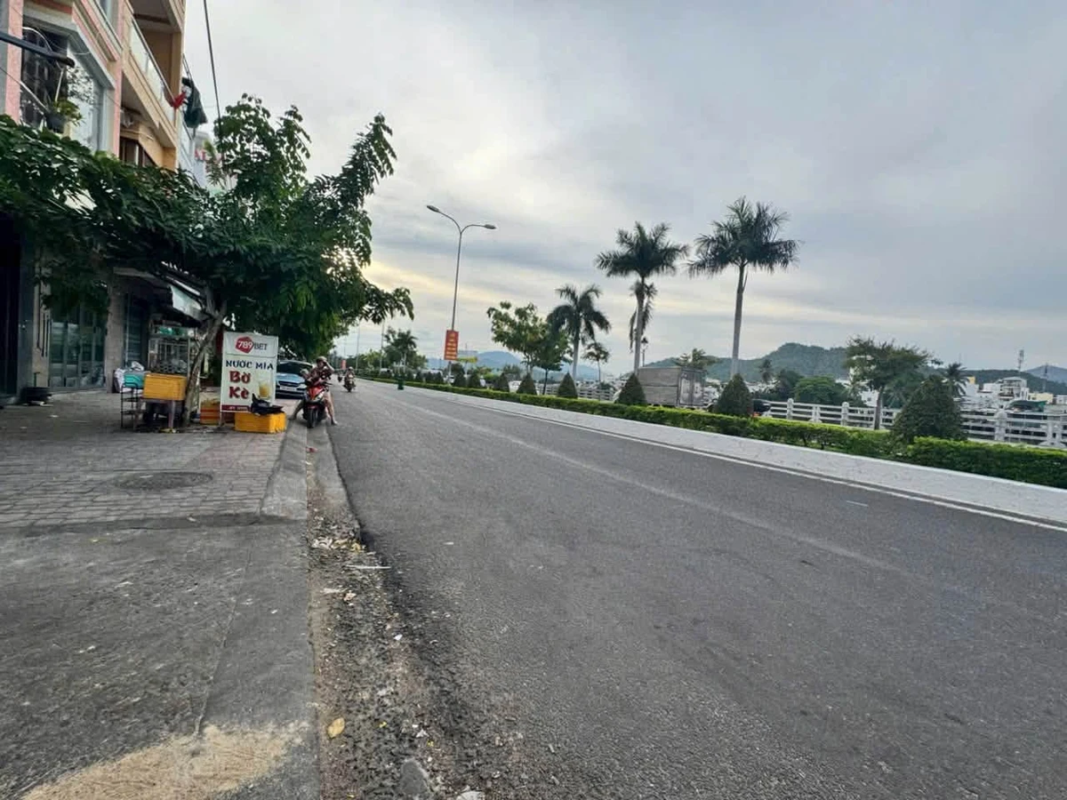 Bán nhà mặt tiền kinh doanh gần biển Nha Trang 32.9m² - Ảnh thu nhỏ 4
