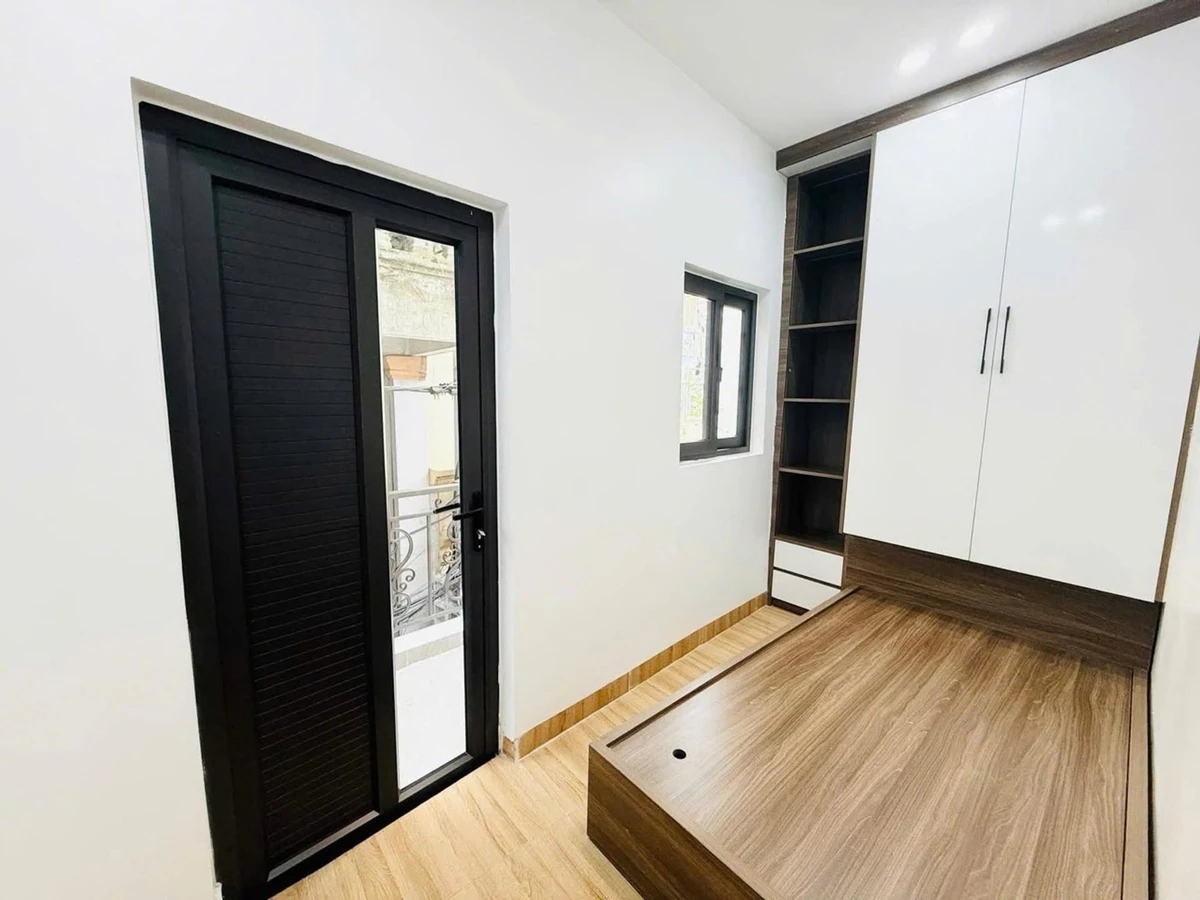 Bán nhà 2 tầng 25m2 2PN 2WC nội thất cơ bản Tô Hiệu Quận 1 - Ảnh thu nhỏ 4