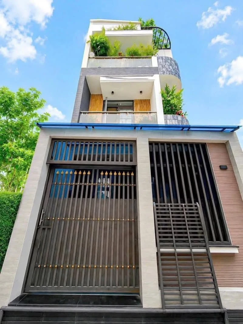 Bán nhà 3 tầng 42m2 đường Huỳnh Tấn Phát Quận 7, 2PN 2WC, giá 5,39 tỷ - Ảnh 1