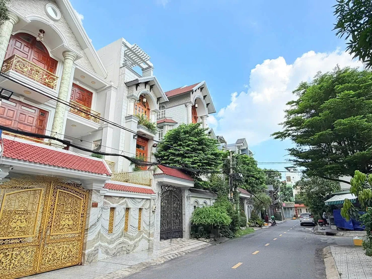 Bán biệt thự mặt tiền Dương Quảng Hàm, Gò Vấp, 160m², 4 tầng, 6PN, giá 33 tỷ - Ảnh thu nhỏ 2