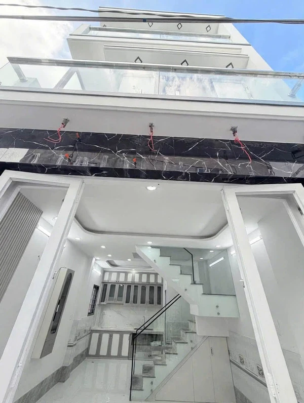 Bán shophouse mặt tiền Bùi Văn Thêm, Phú Nhuận, 78m², 7 tầng thang máy zado