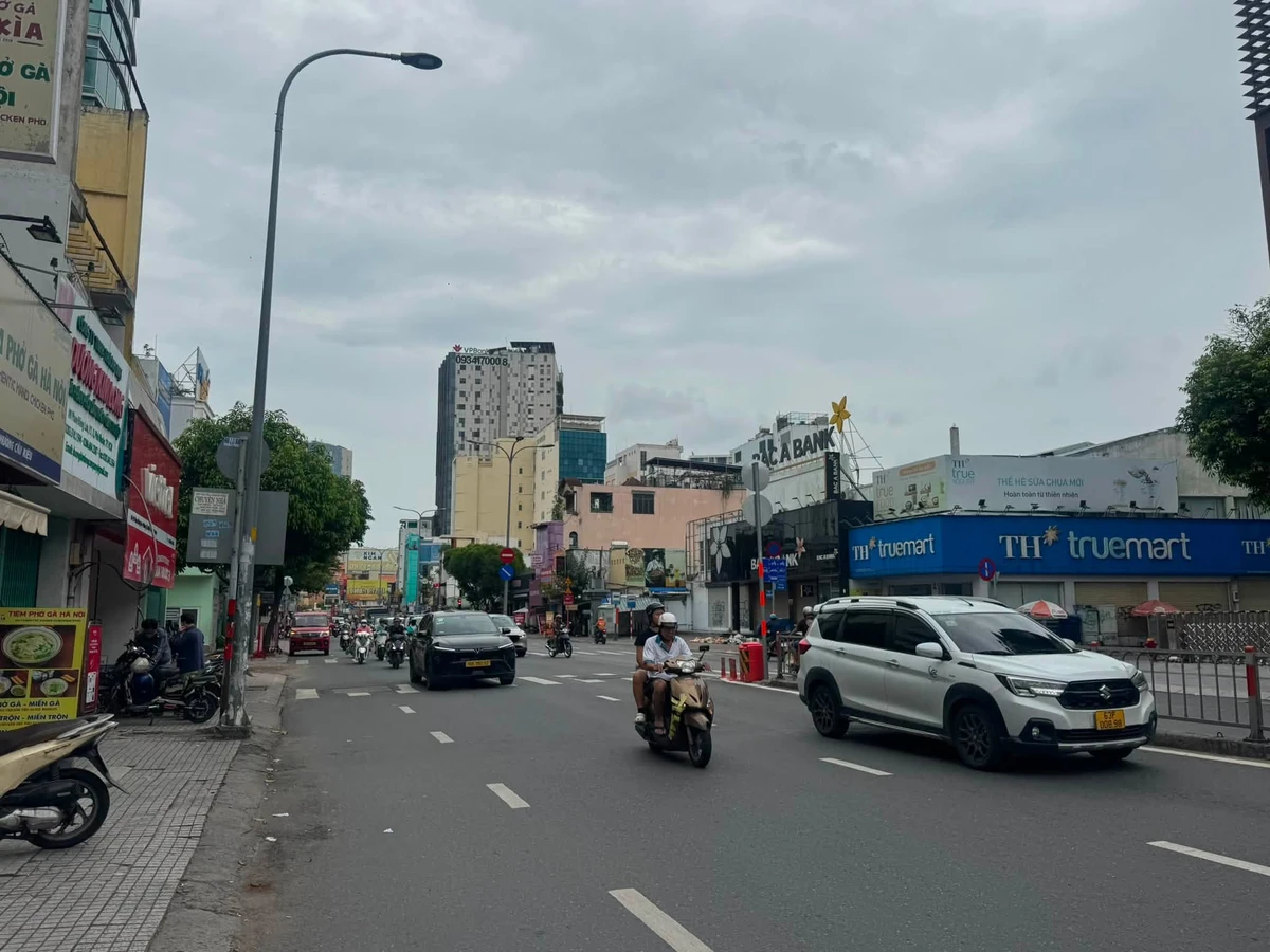 Bán mặt tiền Phan Đăng Lưu 167m2, 70 tỷ - Ảnh thu nhỏ 3